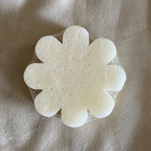 Spongelle Honey Blossom Body Wash Infused Buffer NIB - Picture 6 of 6